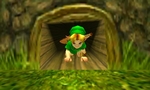 Link sortant d'un petit tunnel dans le Village Kokiri